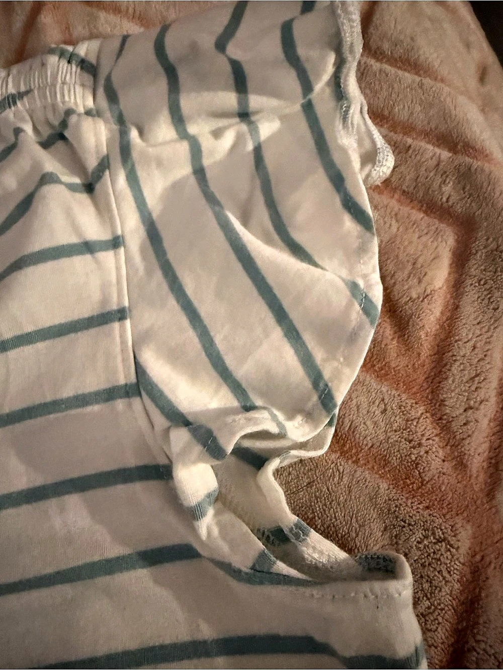 White House Black Market Striped V-Neck Top in White & Blue Size Large - Picture 4 of 4